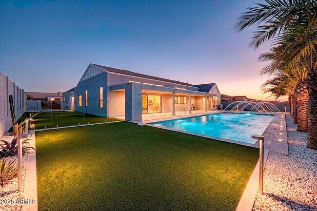 Building Photo - 9407 S 13th Way