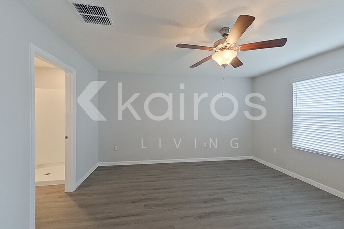 Building Photo - 8585 SW 44th Ct