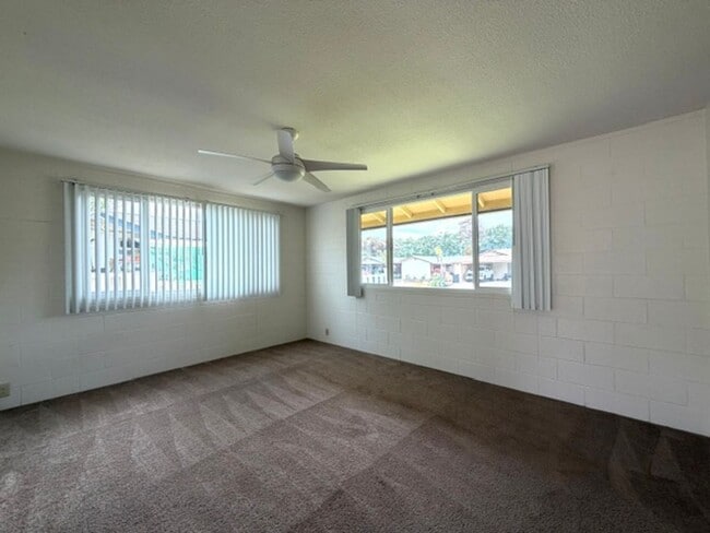 Building Photo - 3 Bedroom, 2 Bathroom with Carport