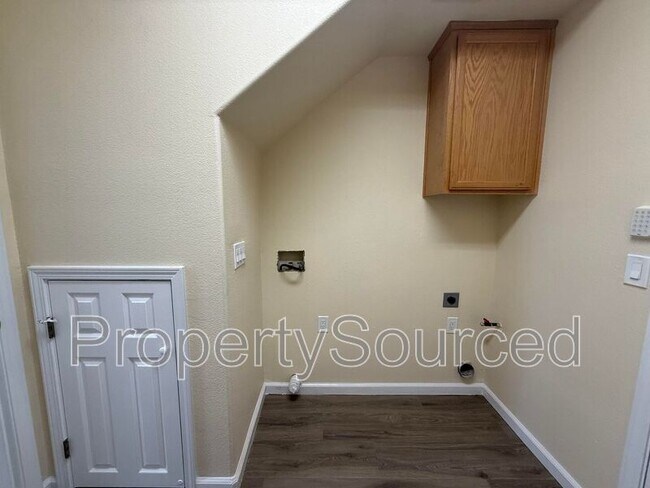 Building Photo - 1830 Persimmon Way