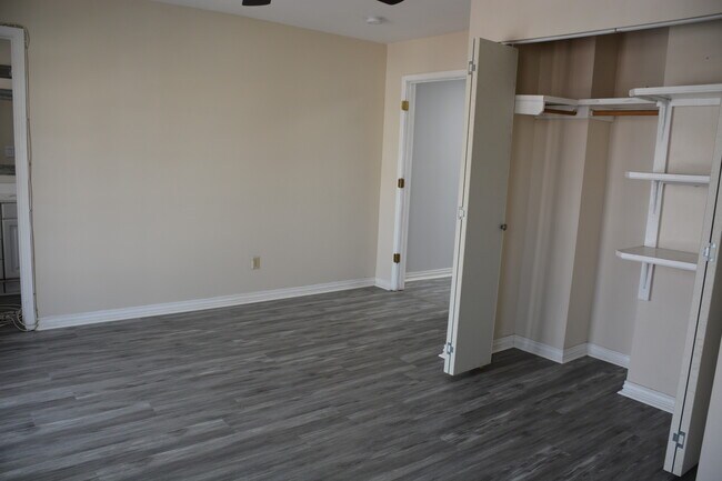 Building Photo - 1111 Terrace Ct