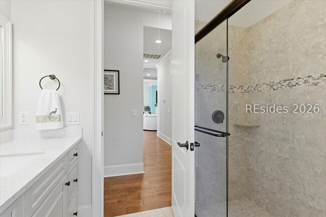 Building Photo - 165 Topside E