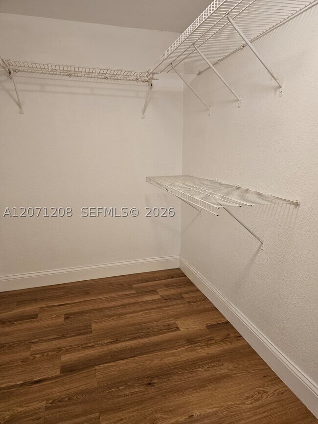 Building Photo - 10440 SW 156th Ct