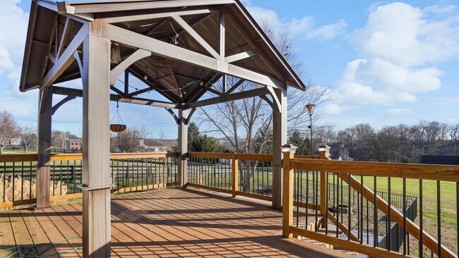 Building Photo - 649 Charles Ln