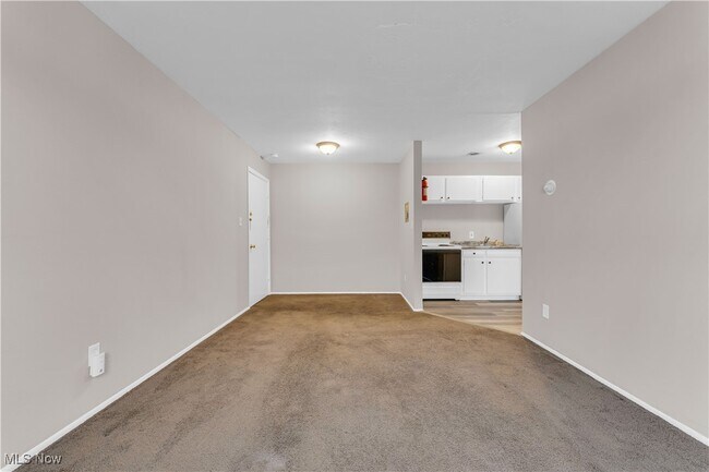 Building Photo - 1415 Wyandotte Ave