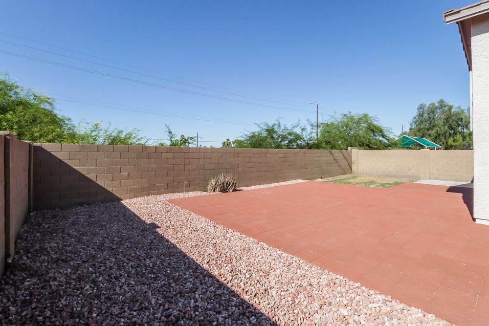 Building Photo - 3724 W Pleasant Ln