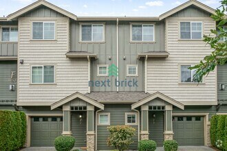 Building Photo - 4 Bed and 2.5 Bath Beautiful Condo is Avai...