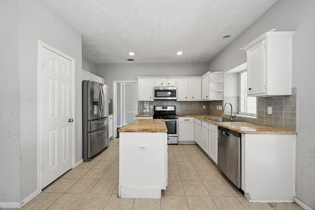 Building Photo - 12815 Laleu Ln