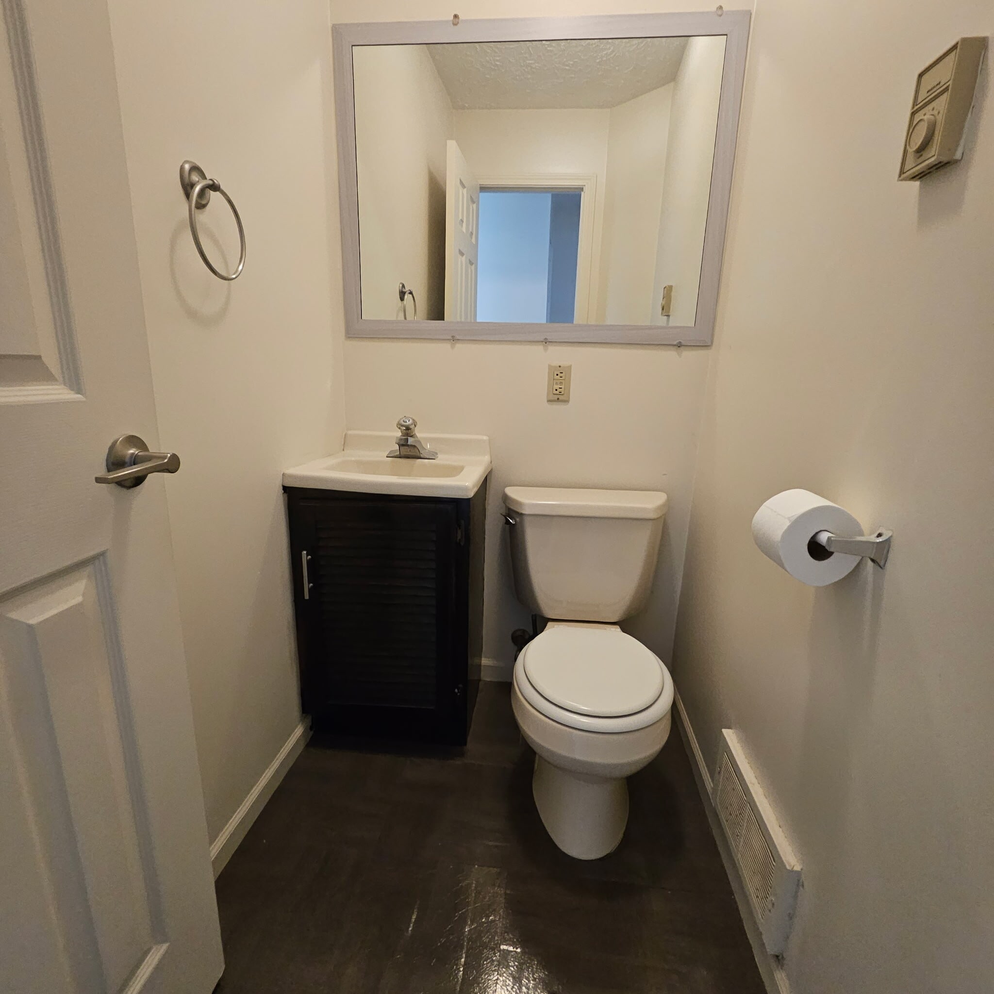 Building Photo - 672 Crowley Rd