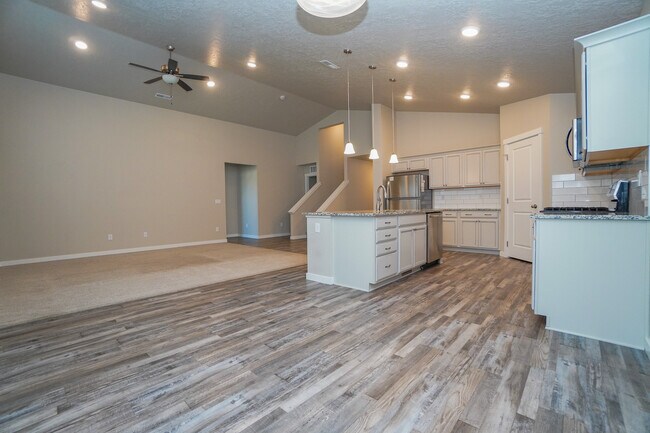 Building Photo - 3067 N Greengate Wy