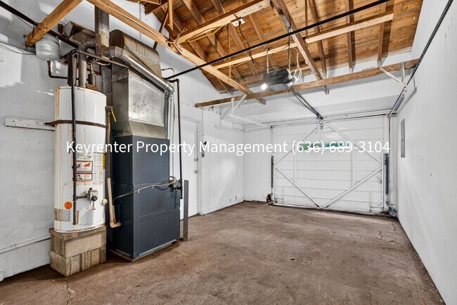 Building Photo - Fully Renovated 2BR/1BA Home for Rent