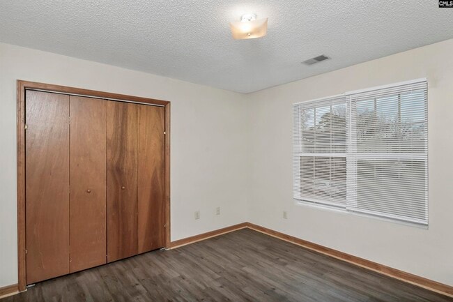Building Photo - 122 Hazelwood Ct