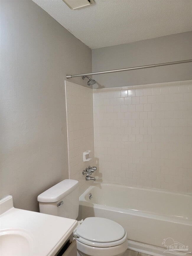 Building Photo - 7202 Lago Vista Ct