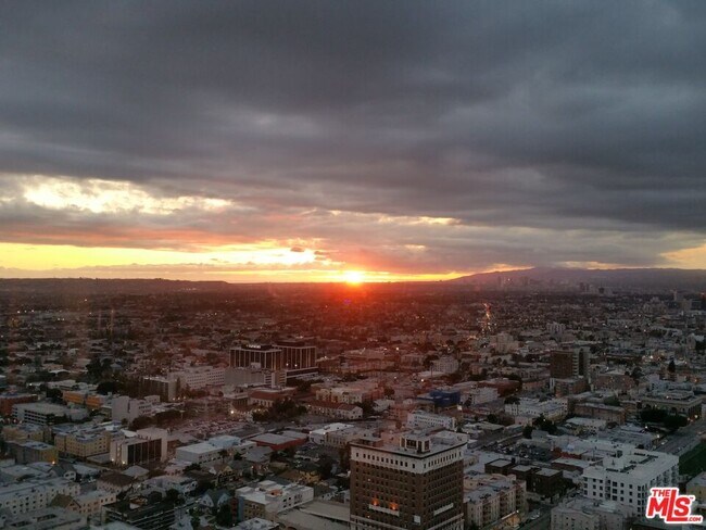Building Photo - 1100 Wilshire Blvd