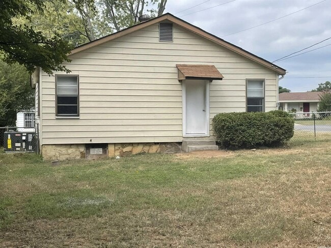 Building Photo - 3724 Willow St