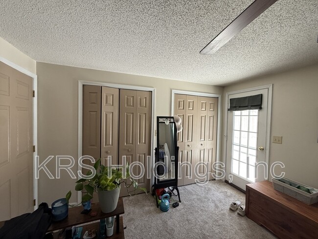 Building Photo - 129 Cindie Ln