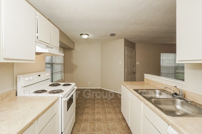 Building Photo - 5455 Port Townsend Dr
