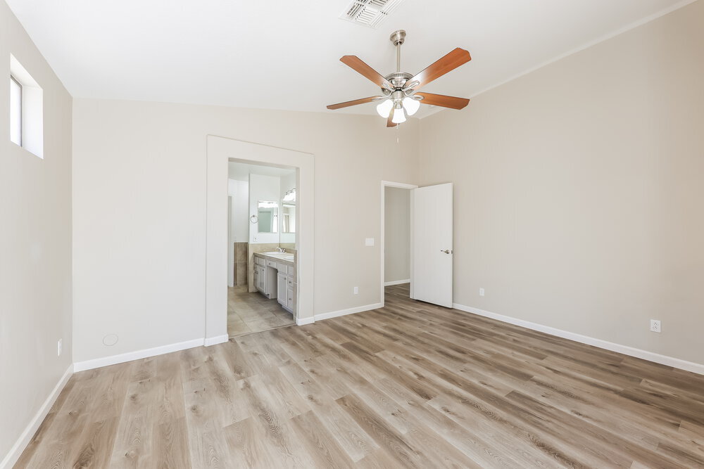 Building Photo - 3233 E Tonopah Dr