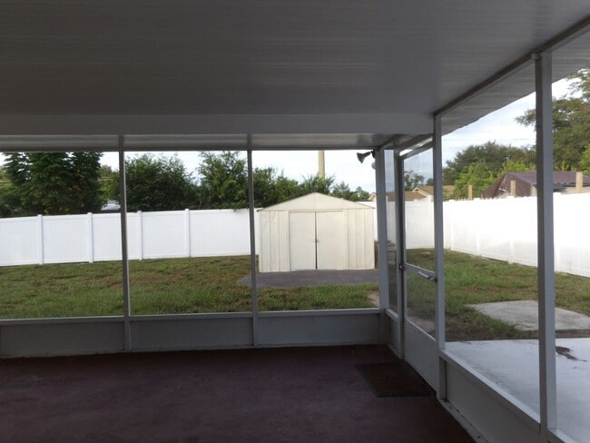 Building Photo - Cute 2 Bedroom 1 Bath with huge Screen Porch * Call Sheila M at 386-804-6675