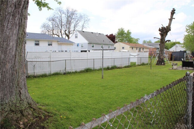 Building Photo - 417 Hazelhurst Ave