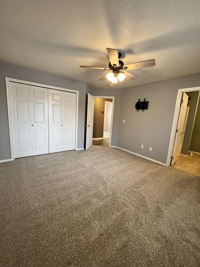 Building Photo - 950 Gregory Ln