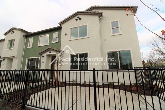 Building Photo - 3 br, 2.5 bath House - 3007 Magical Walk