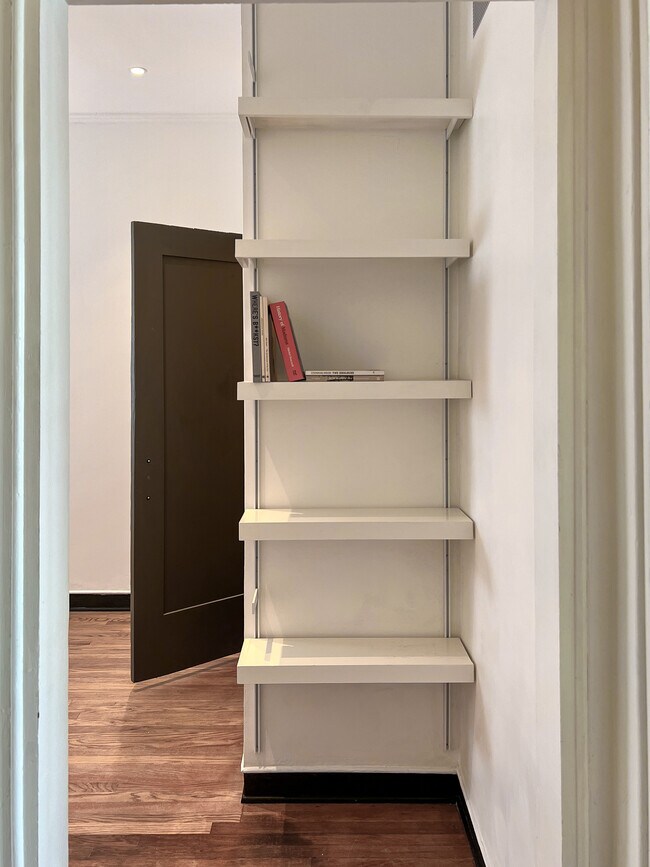 Building Photo - 234 Columbia Pl