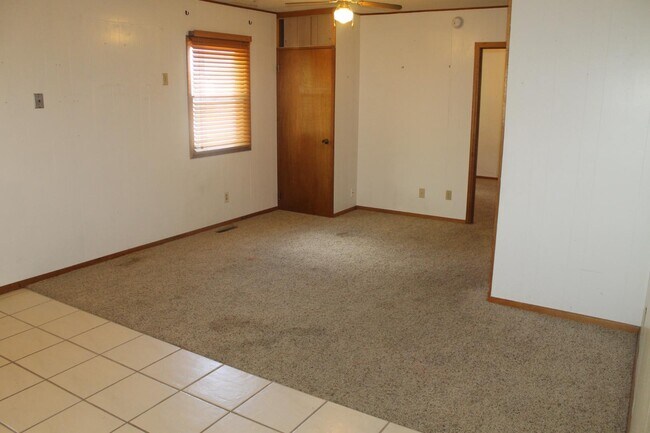 Building Photo - 1011 Lincoln St