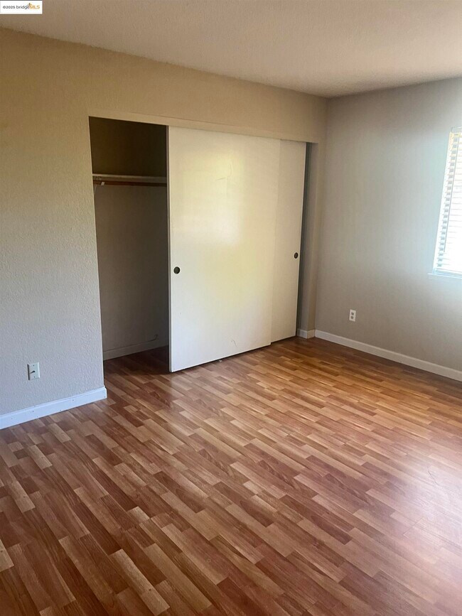 Building Photo - 2270 Renwick Ln