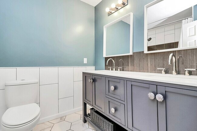 Building Photo - 1932 Stoneyridge Dr