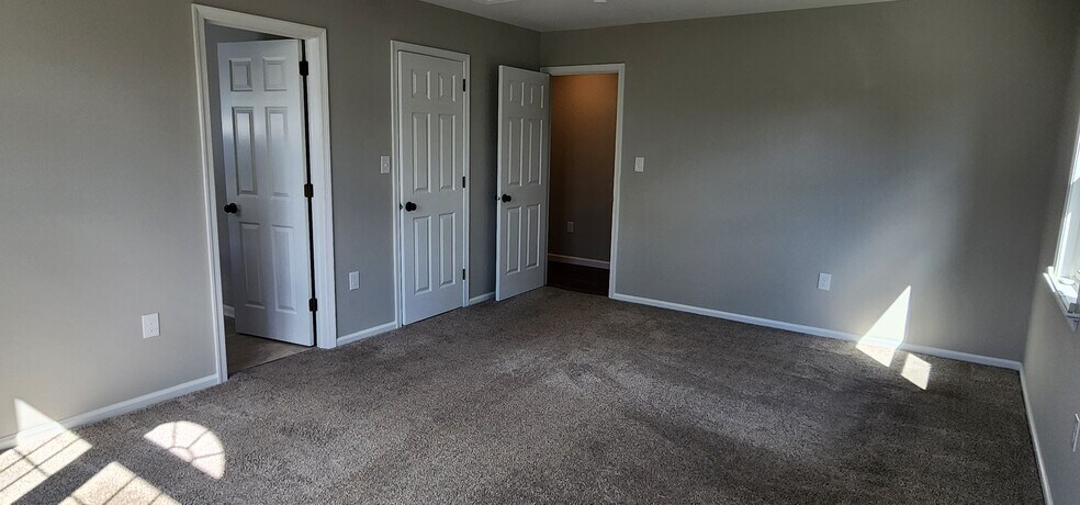 Building Photo - 30 Edgewood Dr