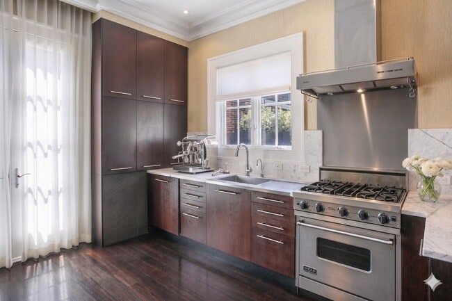 Building Photo - 1832 Corcoran St NW