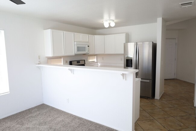 Building Photo - Lovely Two-Story home with Pool on Eastside!