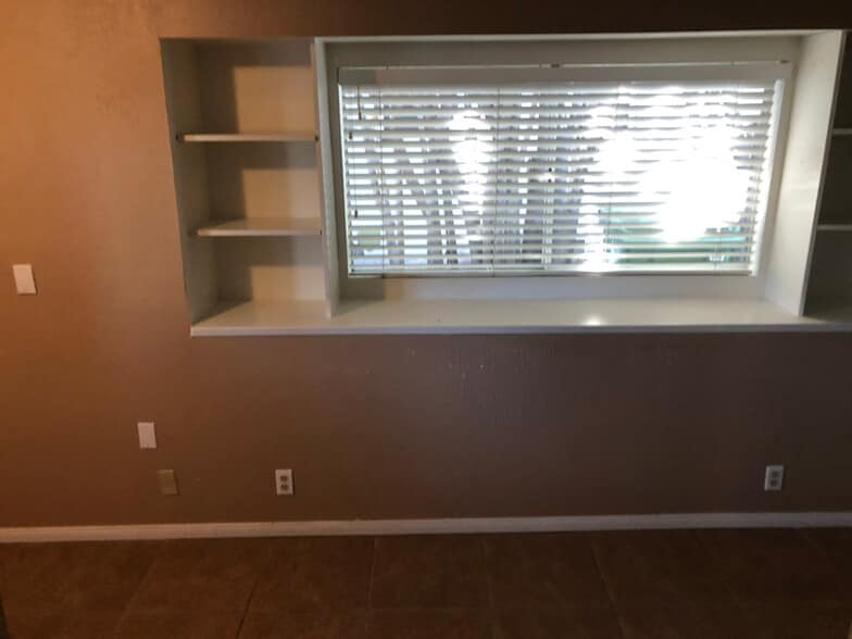 Building Photo - 5775 Bertrand Ave