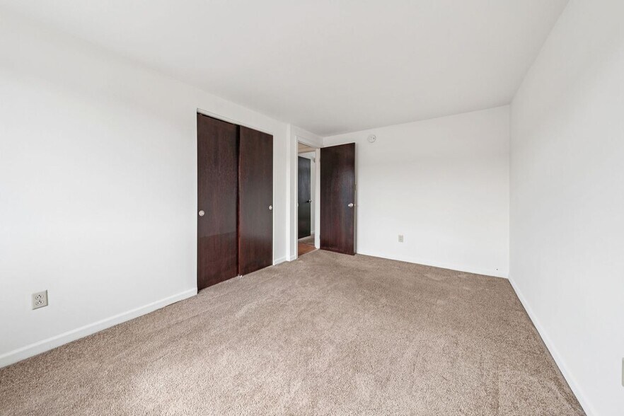 Building Photo - 4 Losson Garden Dr