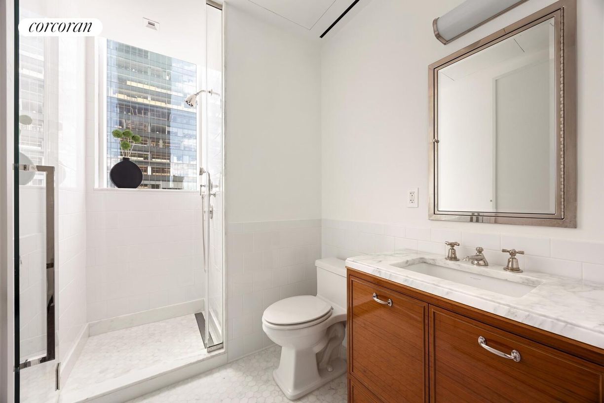 Building Photo - 45 E 22nd St