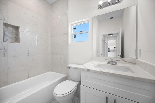 Building Photo - 13 Polar Ct