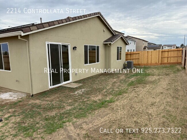 Building Photo - 2214 Controllata St