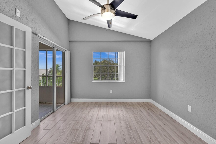Building Photo - 2803 N Oakland Forest Dr
