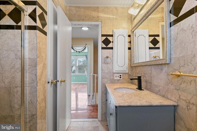 Building Photo - 12 Mershon Ln