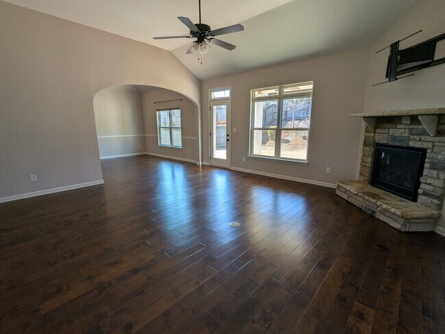 Building Photo - 209 Lovelace Ct