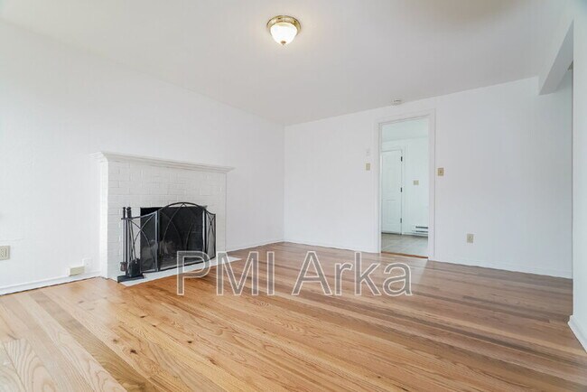 Building Photo - 7306 S 115th St