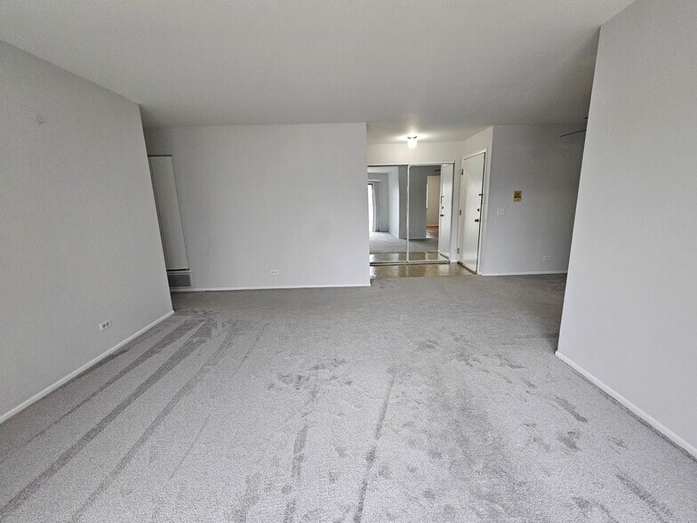 Building Photo - 573 Greystone Ln