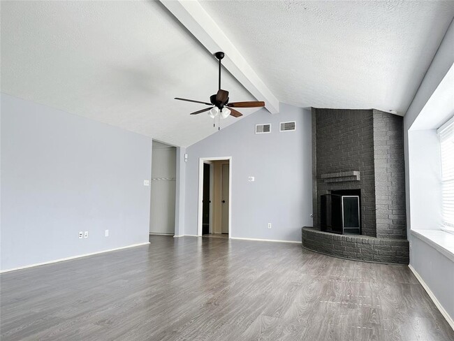 Building Photo - 2531 Orion Dr