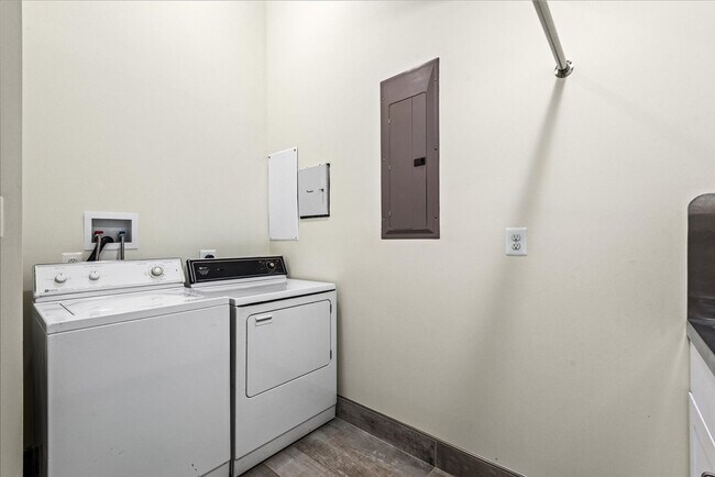 Building Photo - 2 Bedroom 3 Bath is Stafford, VA