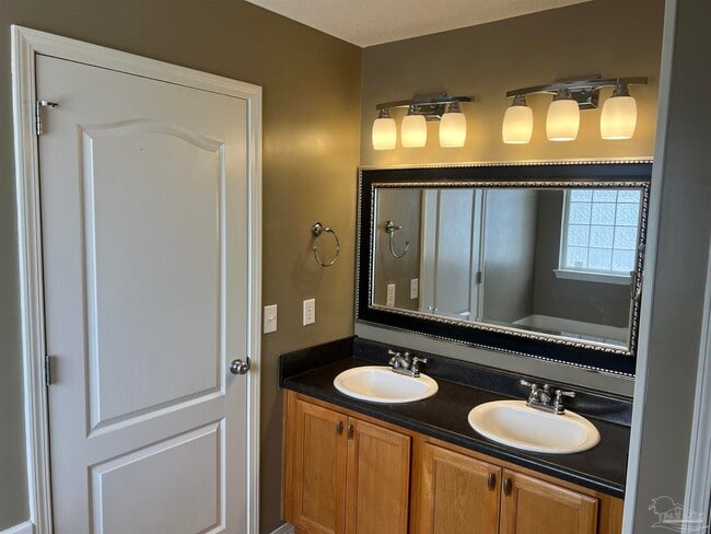 Building Photo - 758 Mozingo Ln