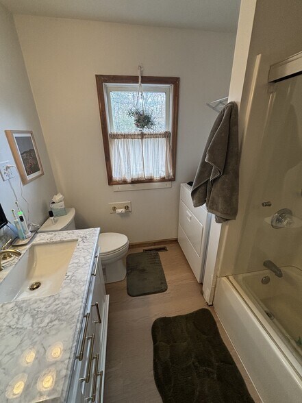 Building Photo - 101 Serif Ln