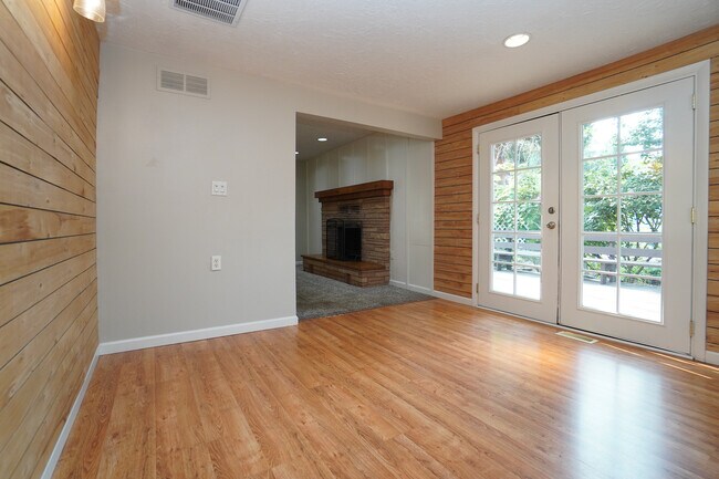 Building Photo - 5707 N Bogart Ln