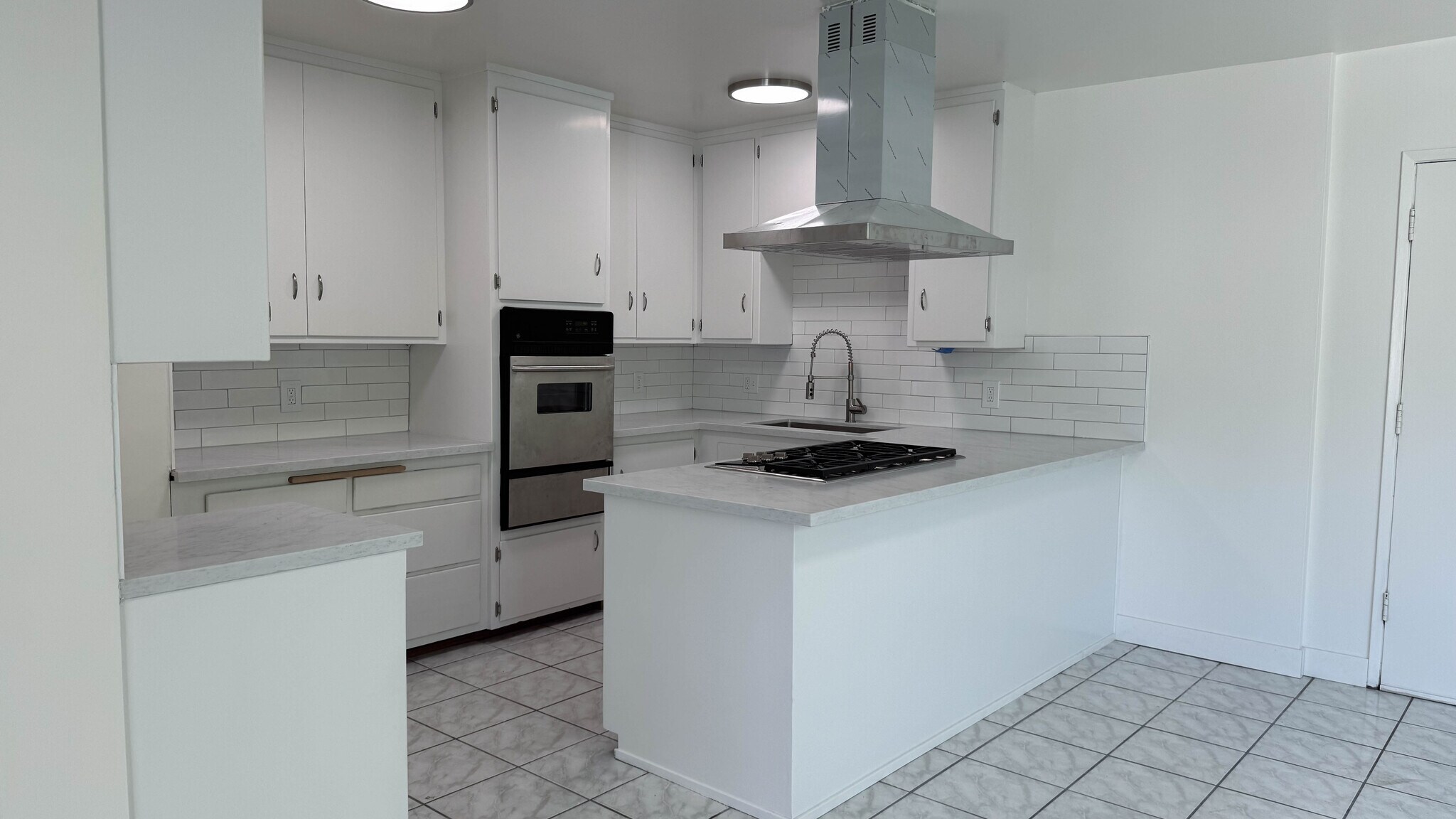 Building Photo - 716 Glenway Dr