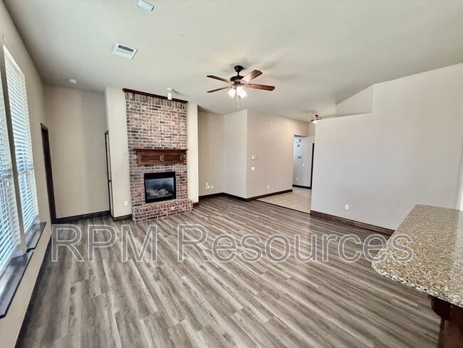 Building Photo - 5601 Sanderling Rd